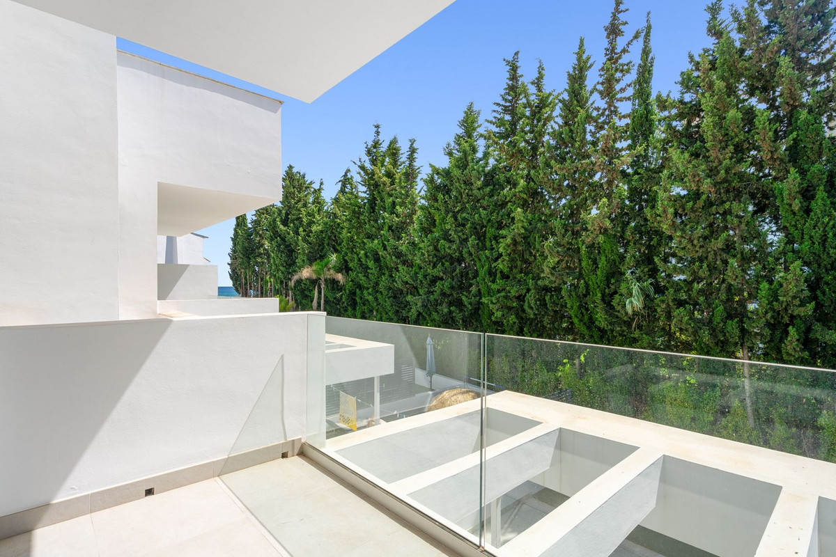 4 Bed Townhouse for sale in Estepona Costa Del Sol, Málaga, Spain