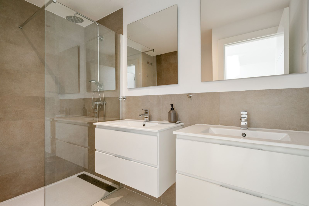 4 Bed Townhouse for sale in Estepona Costa Del Sol, Málaga, Spain