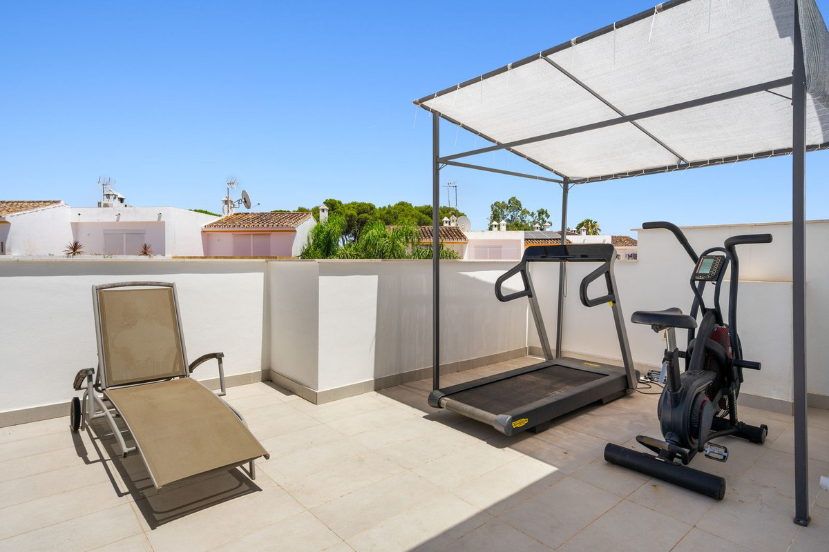 4 Bed Townhouse for sale in Estepona Costa Del Sol, Málaga, Spain