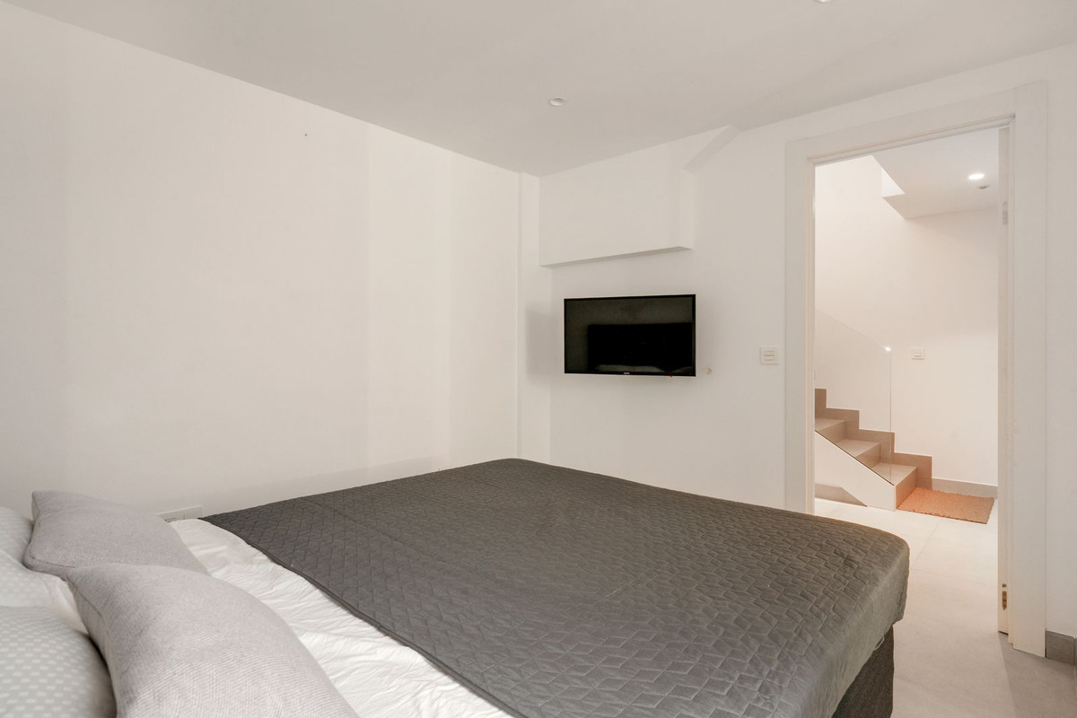 4 Bed Townhouse for sale in Estepona Costa Del Sol, Málaga, Spain