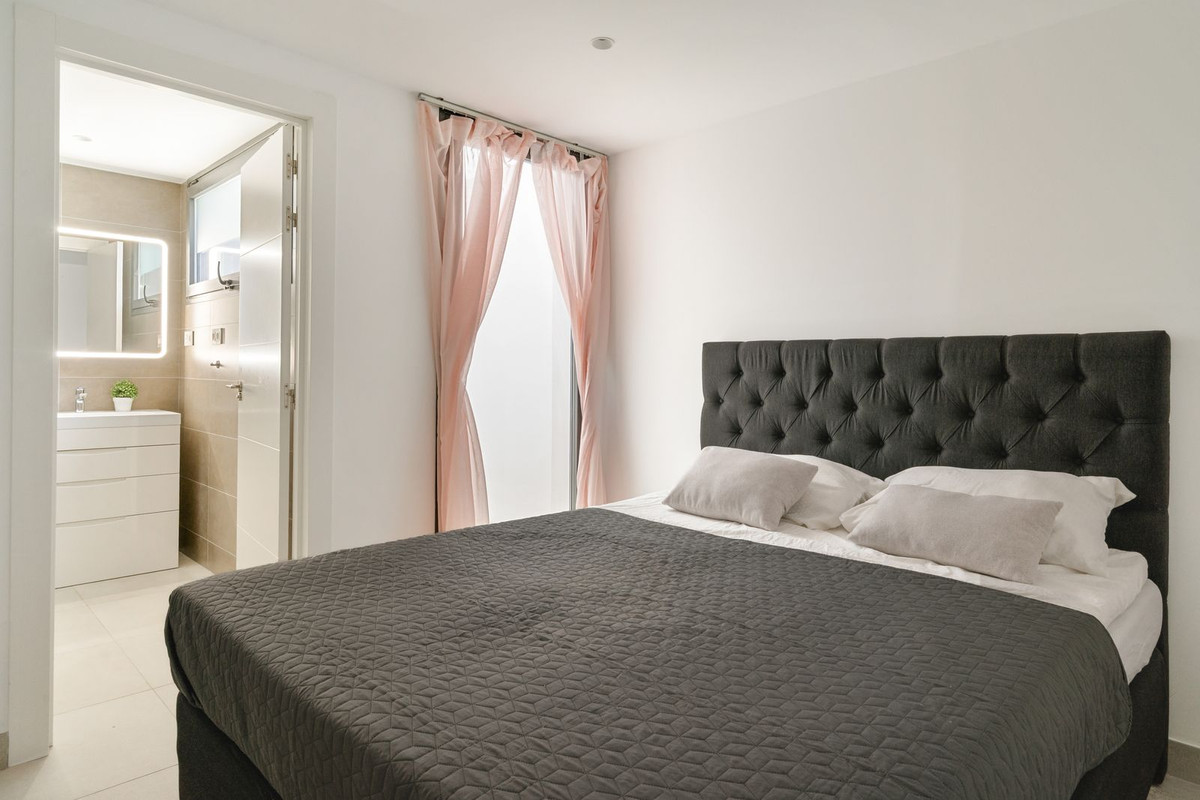 4 Bed Townhouse for sale in Estepona Costa Del Sol, Málaga, Spain