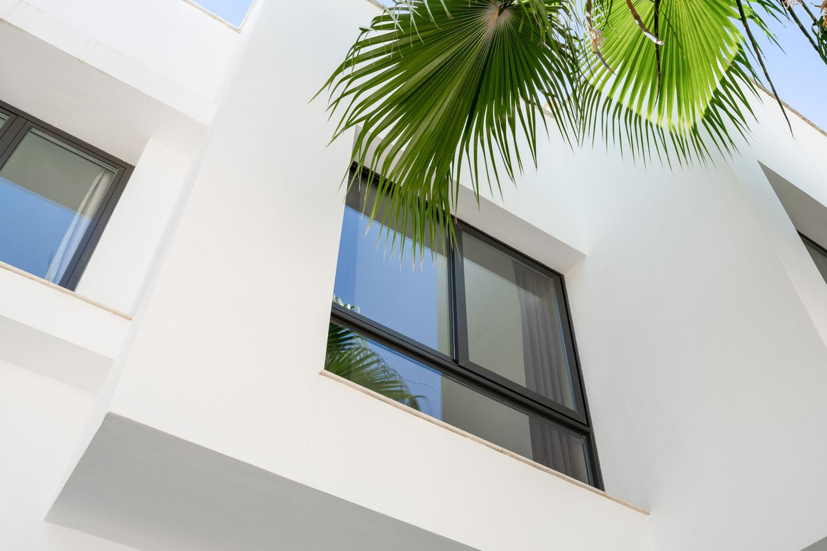 4 Bed Townhouse for sale in Estepona Costa Del Sol, Málaga, Spain
