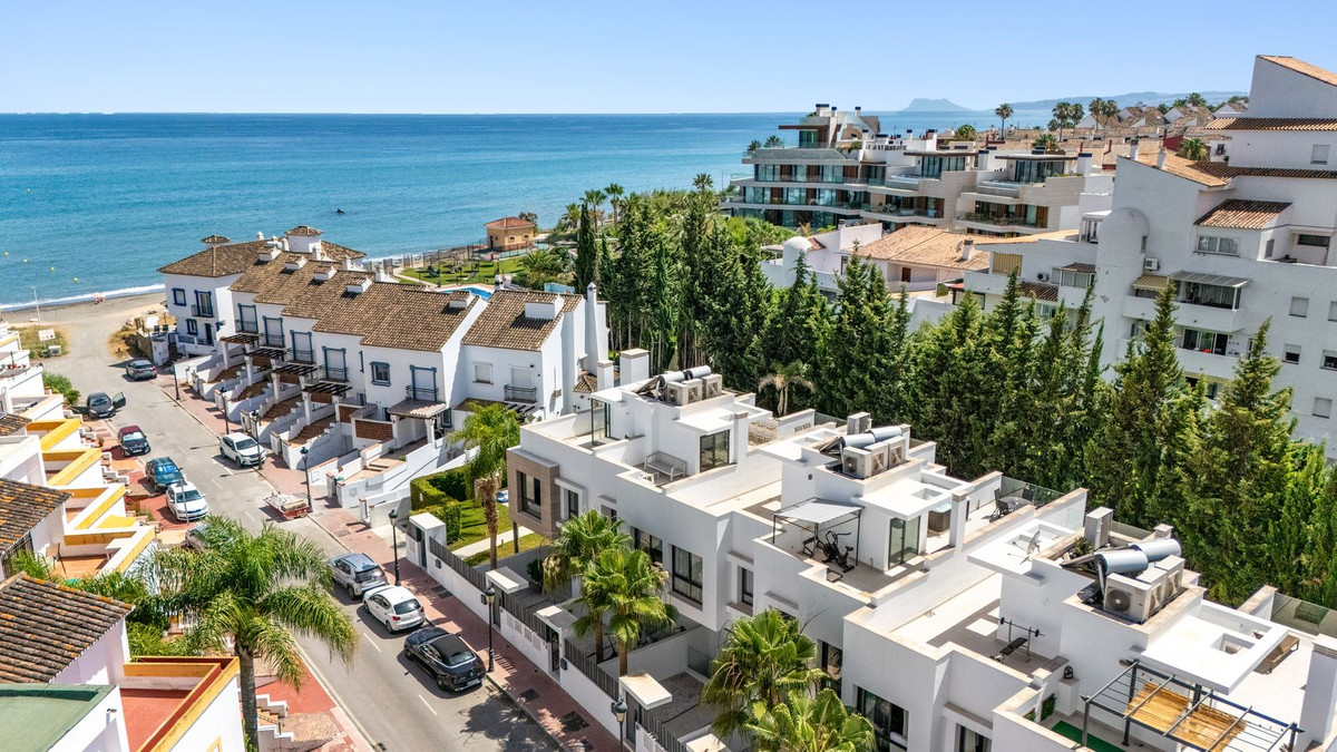 4 Bed Townhouse for sale in Estepona Costa Del Sol, Málaga, Spain
