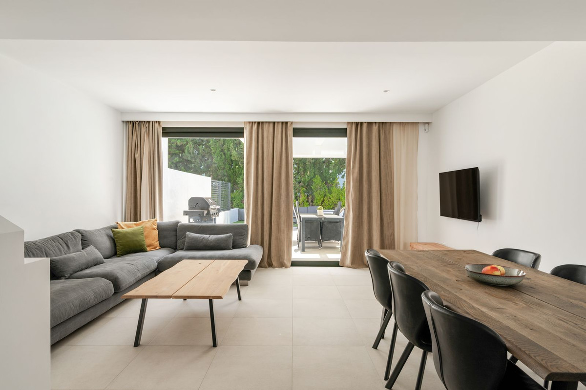 4 Bed Townhouse for sale in Estepona Costa Del Sol, Málaga, Spain