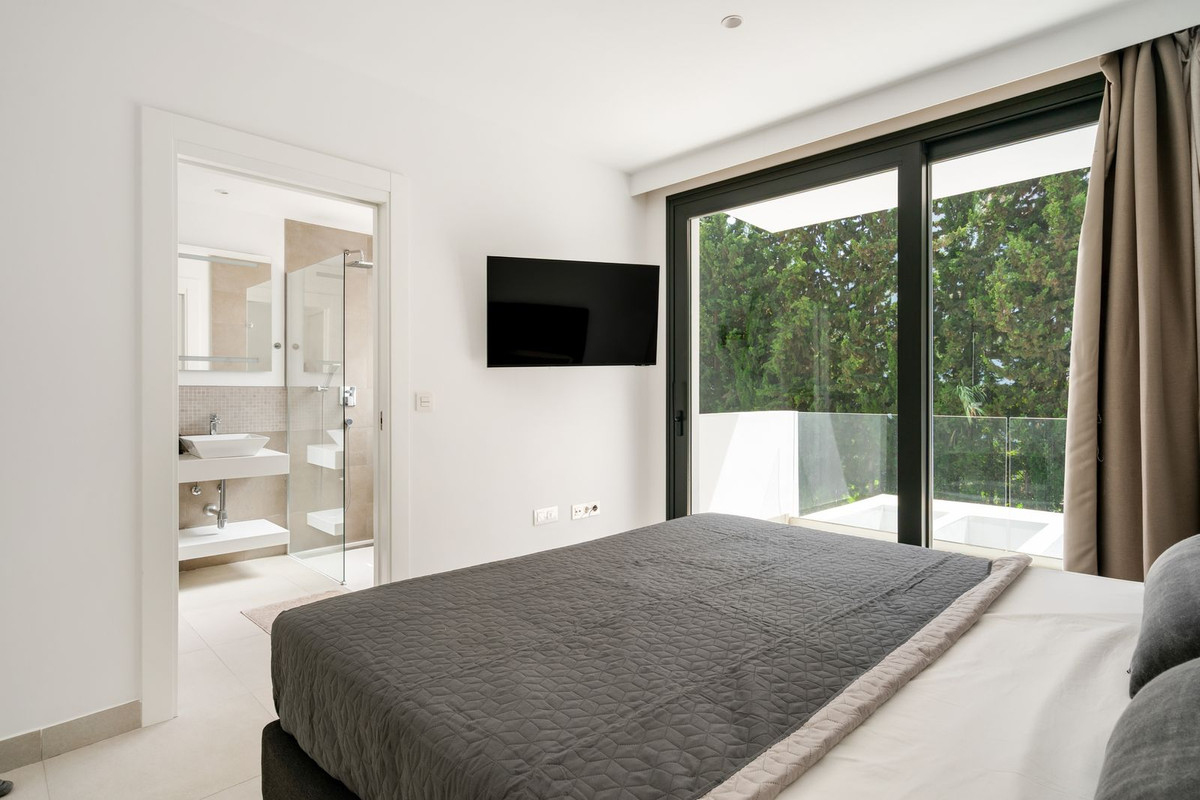 4 Bed Townhouse for sale in Estepona Costa Del Sol, Málaga, Spain