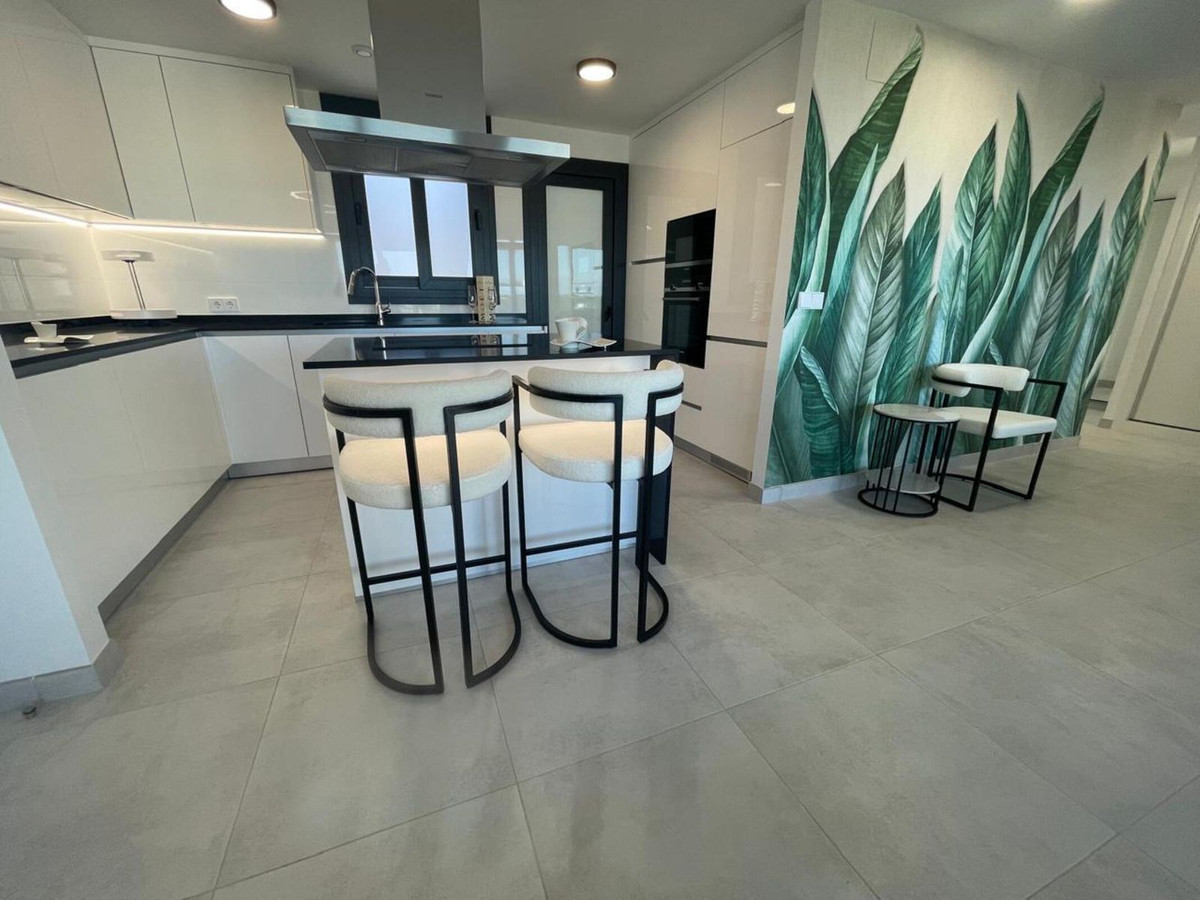 Se vende Apartamento Planta Media de 3 dormitorios en Costa Del Sol, Málaga, España