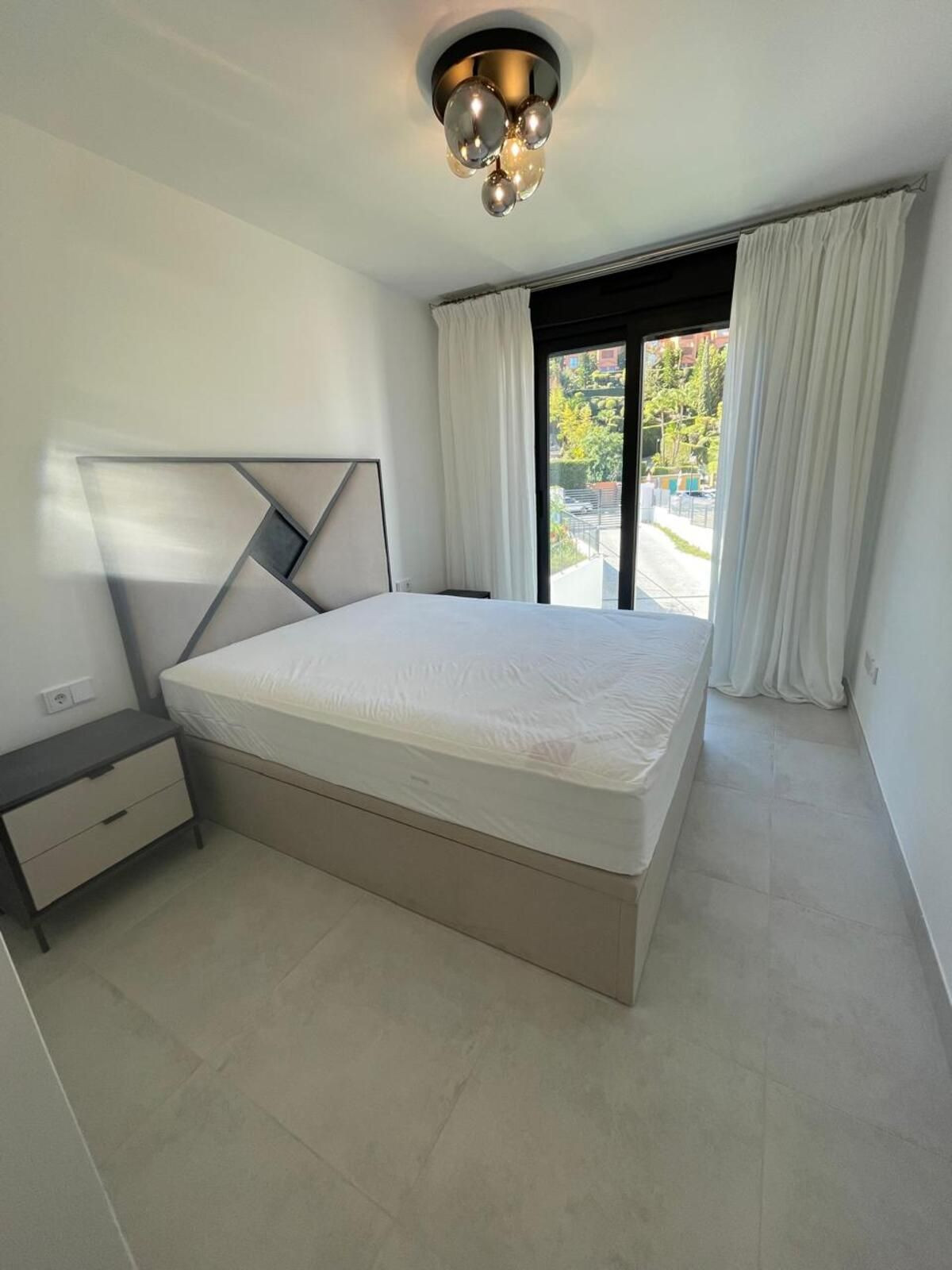 Se vende Apartamento Planta Media de 3 dormitorios en Costa Del Sol, Málaga, España
