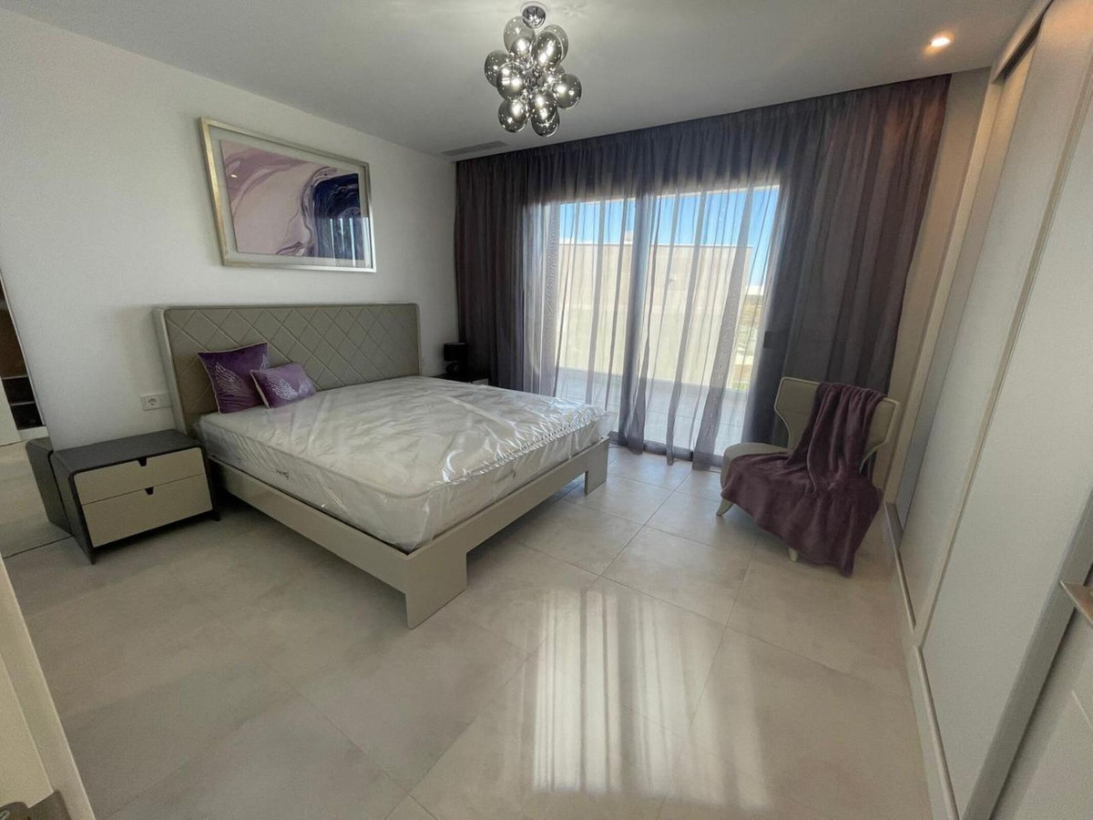Se vende Apartamento Planta Media de 3 dormitorios en Costa Del Sol, Málaga, España