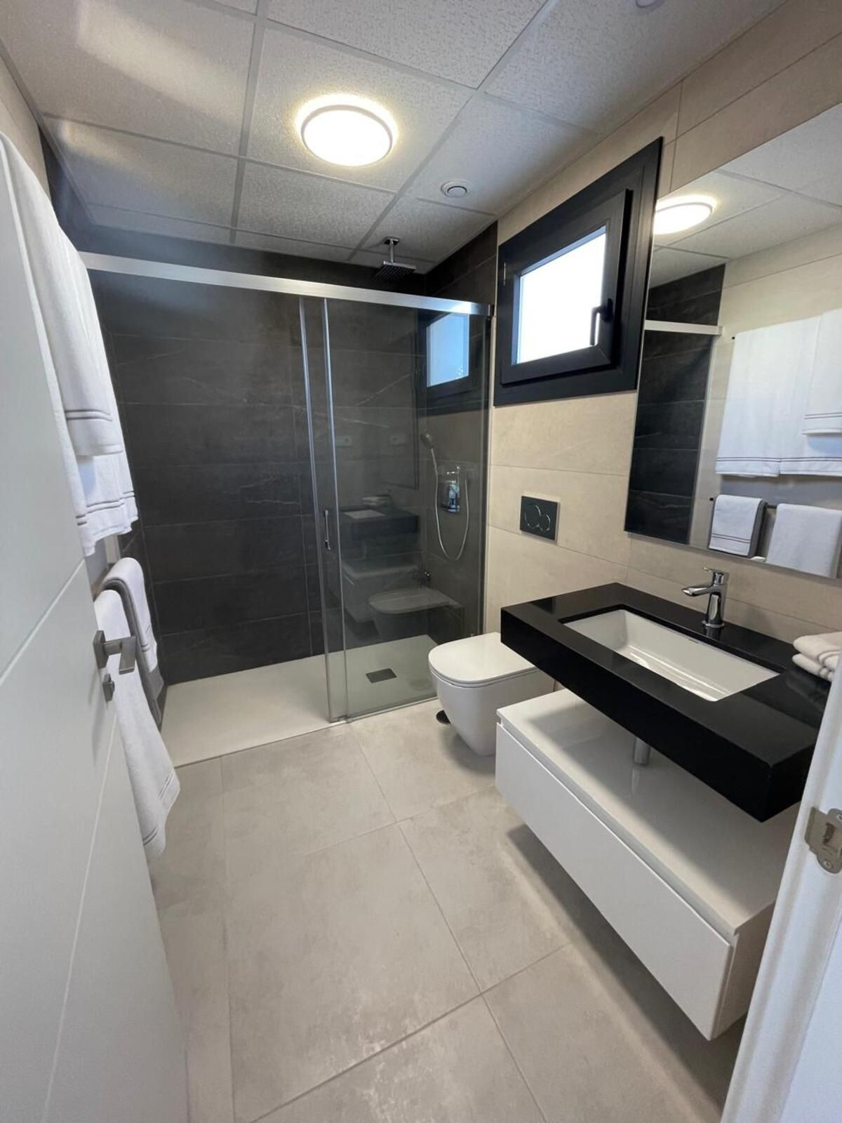 Se vende Apartamento Planta Media de 3 dormitorios en Costa Del Sol, Málaga, España
