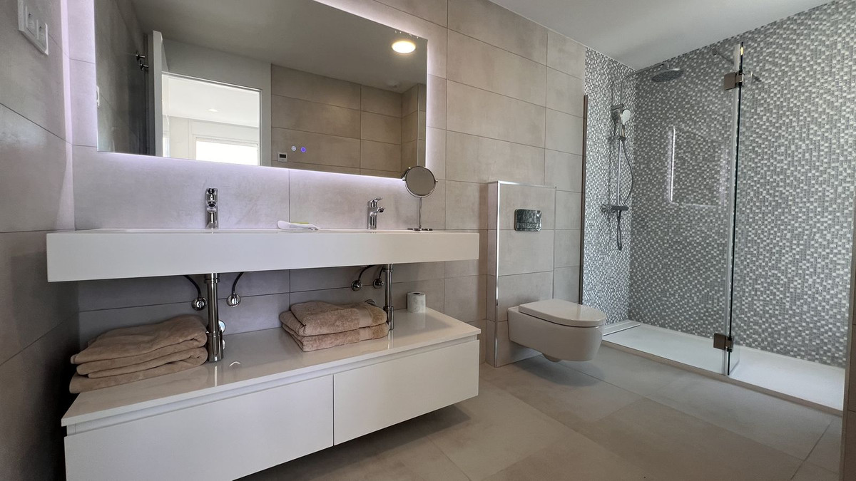 3 Bed Apartment for sale in La Cala De Mijas Costa Del Sol, Málaga, Spain