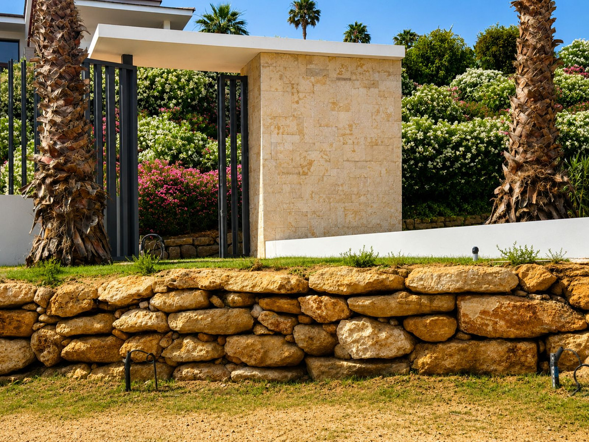 5 Bed Townhouse for sale in Sotogrande Alto Costa Del Sol, Cádiz, Spain