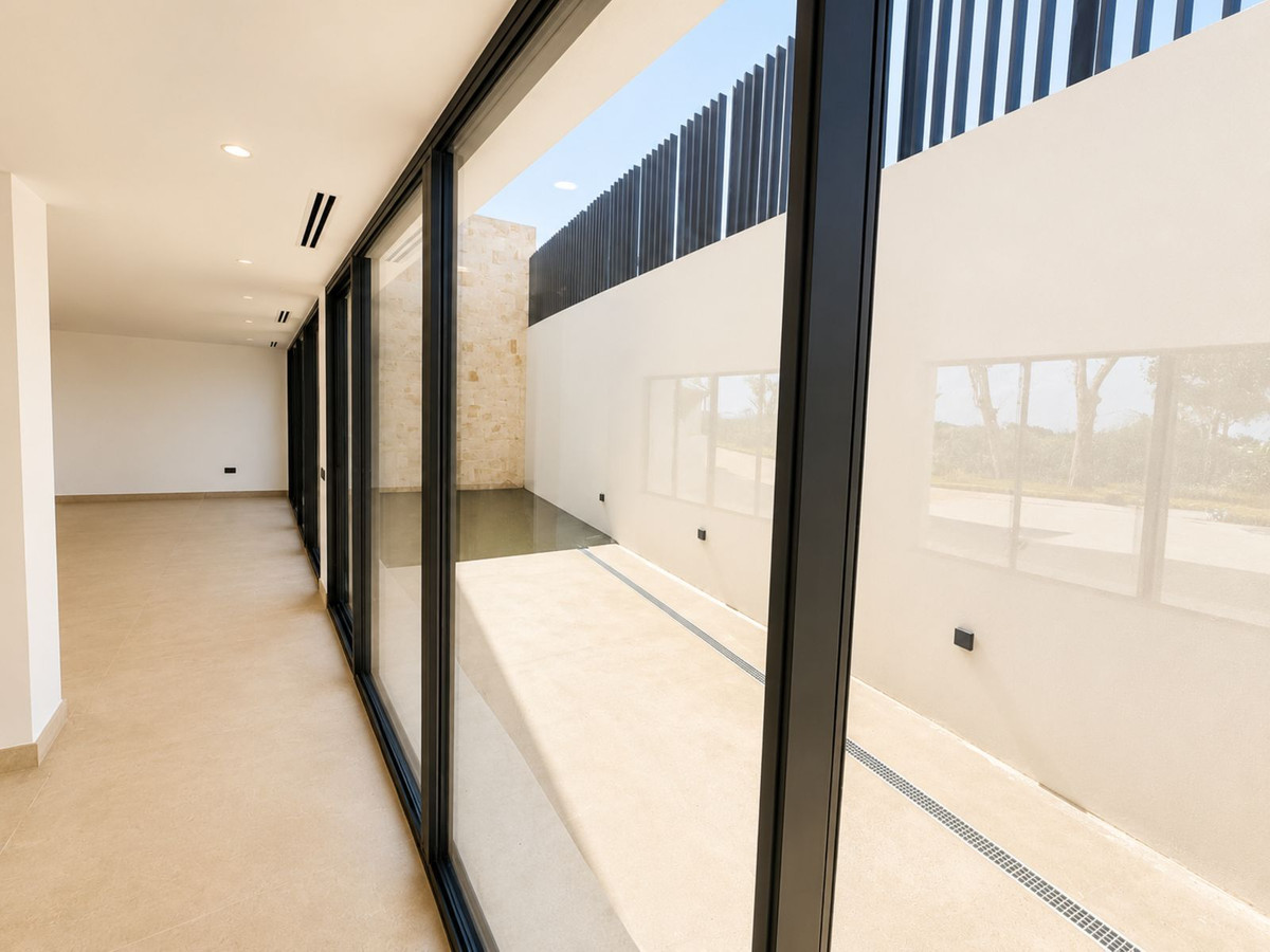 5 Bed Townhouse for sale in Sotogrande Alto Costa Del Sol, Cádiz, Spain