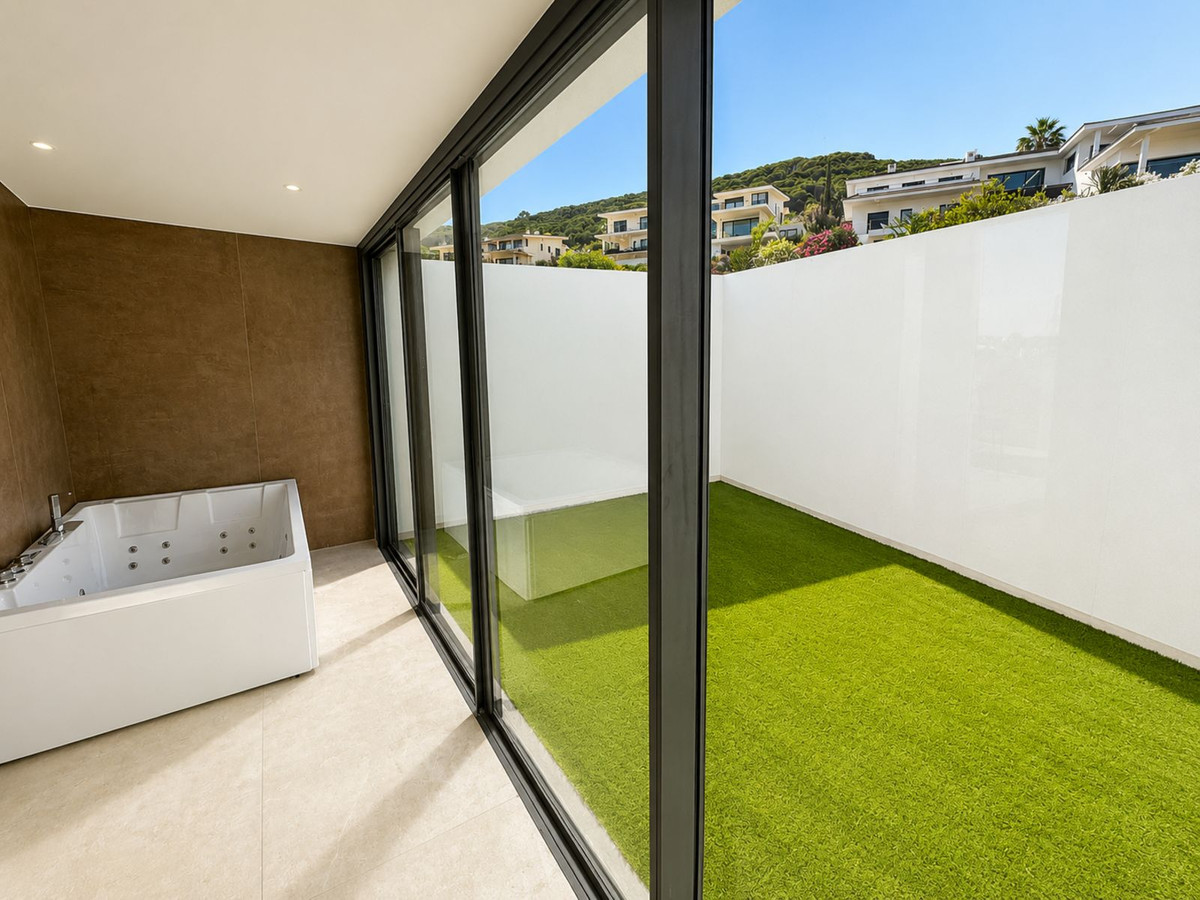 5 Bed Townhouse for sale in Sotogrande Alto Costa Del Sol, Cádiz, Spain