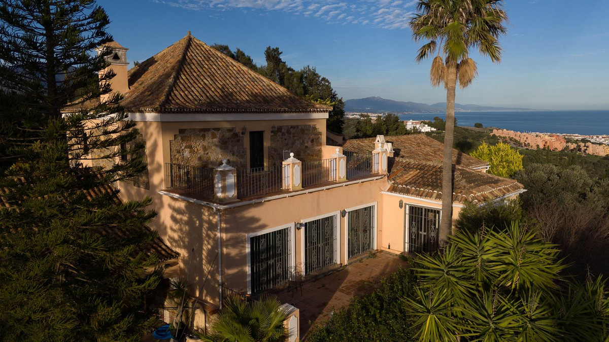 6 Bed Townhouse for sale in Manilva Costa Del Sol, Málaga, Spain