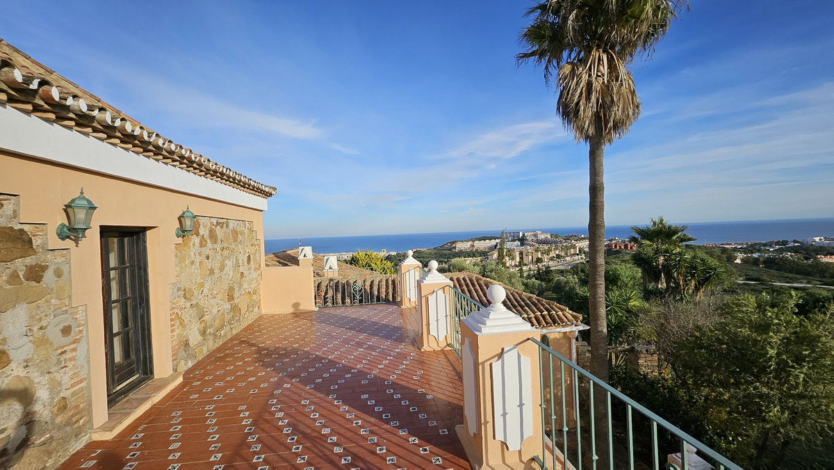6 Bed Townhouse for sale in Manilva Costa Del Sol, Málaga, Spain