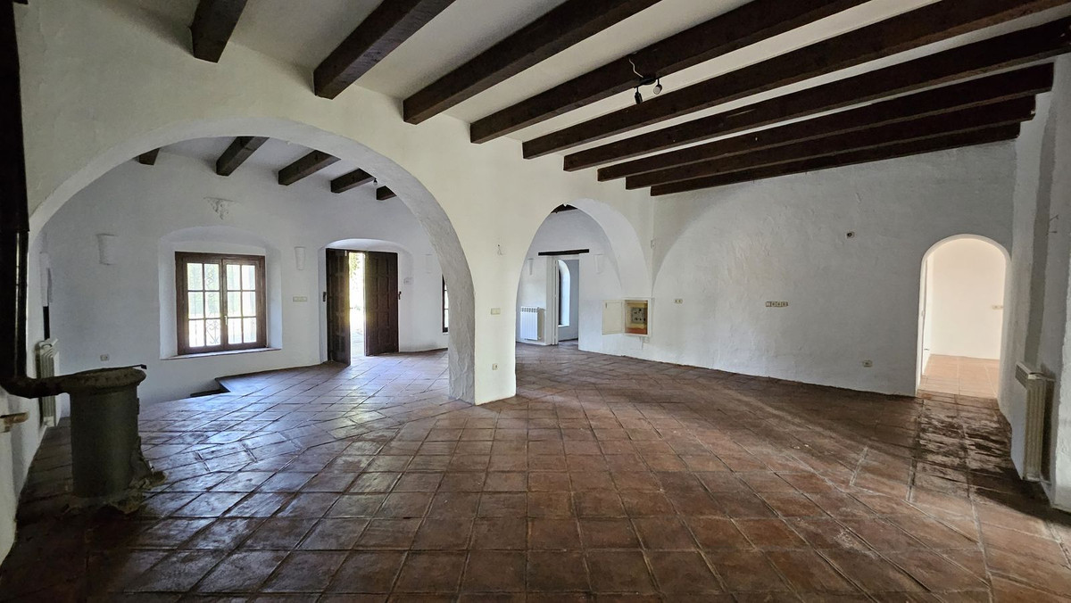 6 Bed Townhouse for sale in Manilva Costa Del Sol, Málaga, Spain