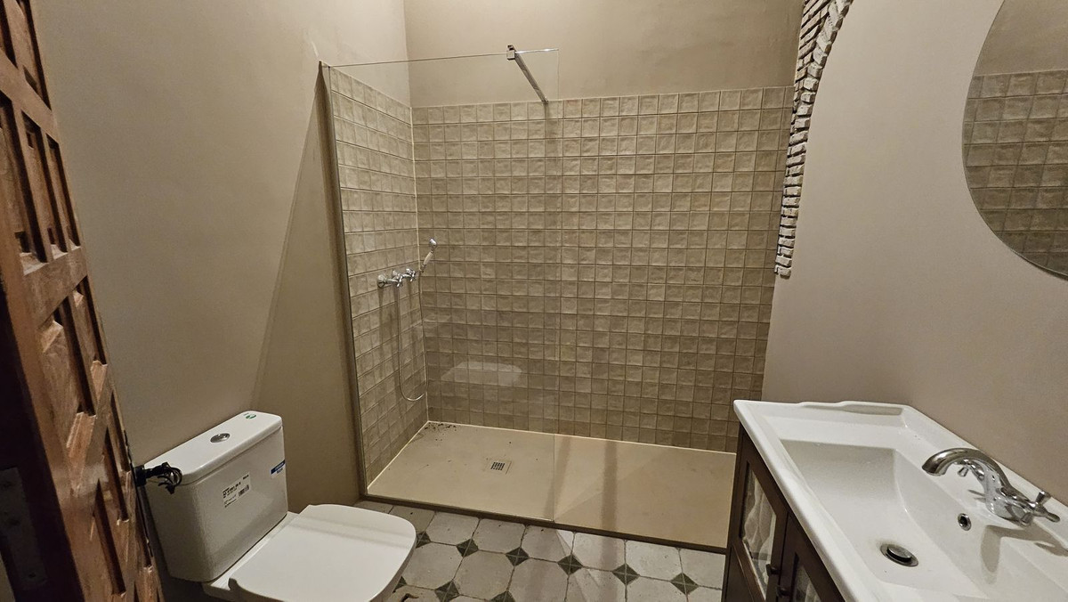 6 Bed Townhouse for sale in Manilva Costa Del Sol, Málaga, Spain