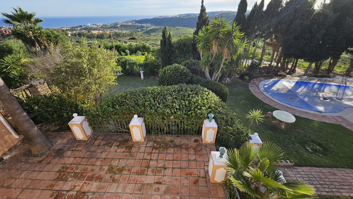 6 Bed Townhouse for sale in Manilva Costa Del Sol, Málaga, Spain