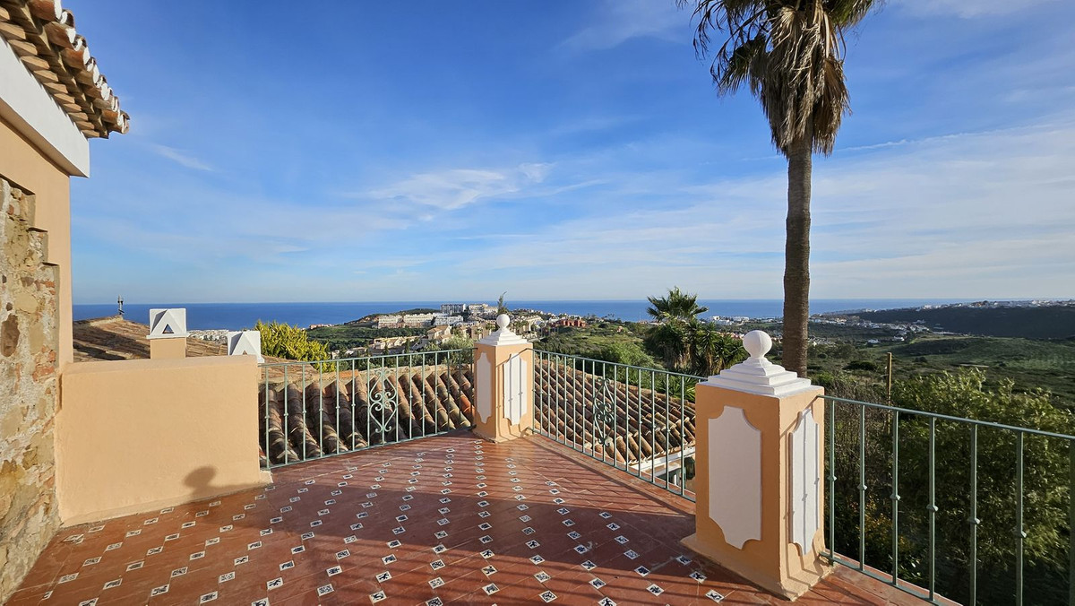 6 Bed Townhouse for sale in Manilva Costa Del Sol, Málaga, Spain
