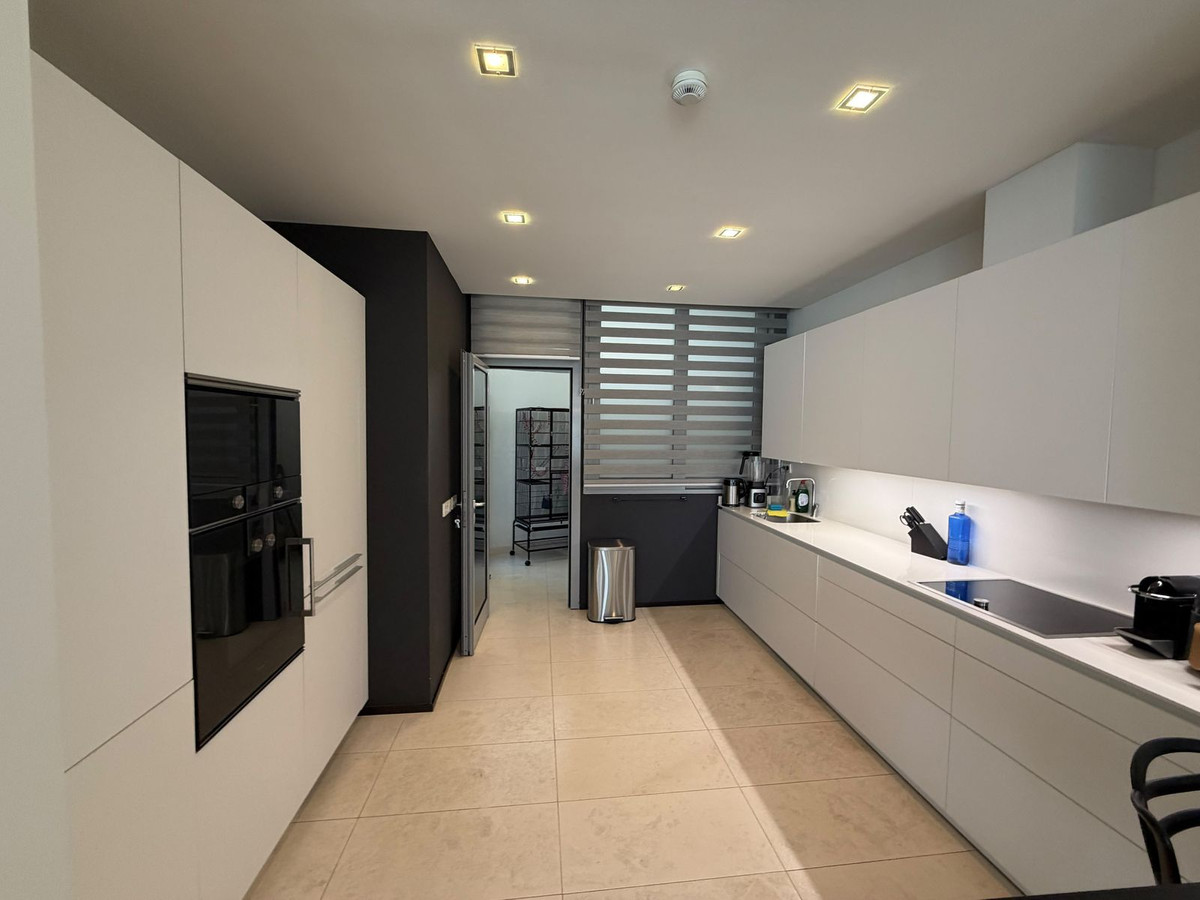 2 Bed Townhouse for sale in Sierra Blanca Costa Del Sol, Málaga, Spain