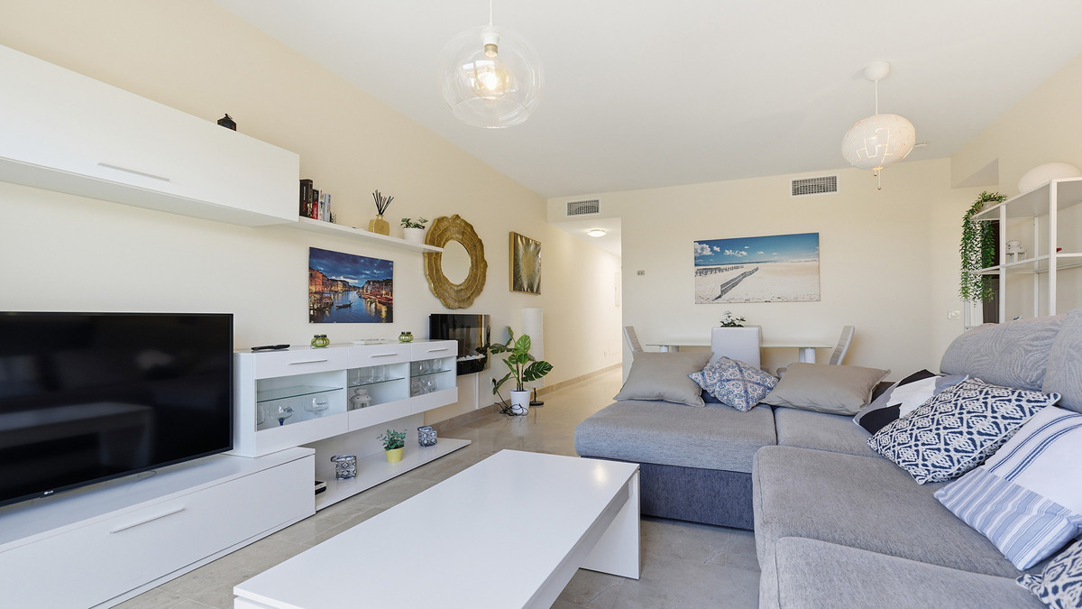 2 Bed Apartment for sale in La Duquesa Costa Del Sol, Málaga, Spain