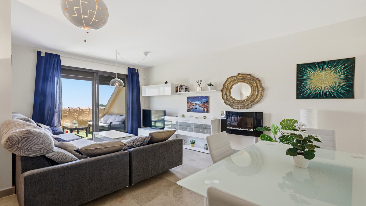 2 Bed Apartment for sale in La Duquesa Costa Del Sol, Málaga, Spain
