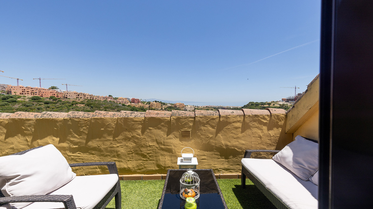 2 Bed Apartment for sale in La Duquesa Costa Del Sol, Málaga, Spain