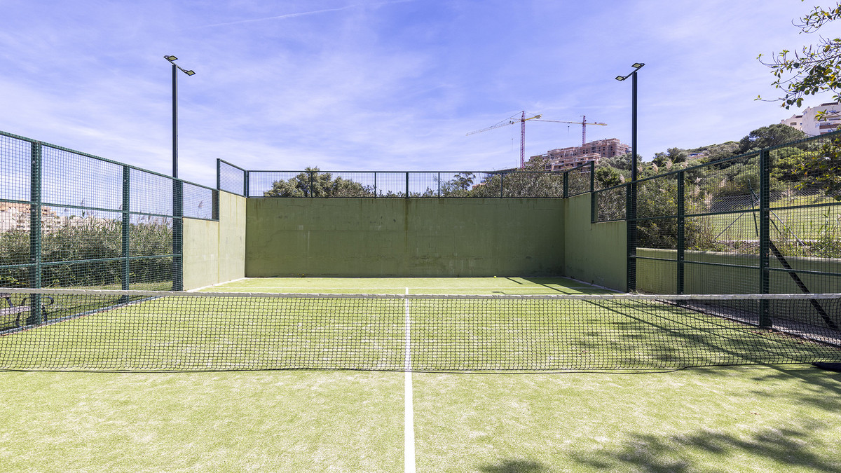 2 Bed Apartment for sale in La Duquesa Costa Del Sol, Málaga, Spain