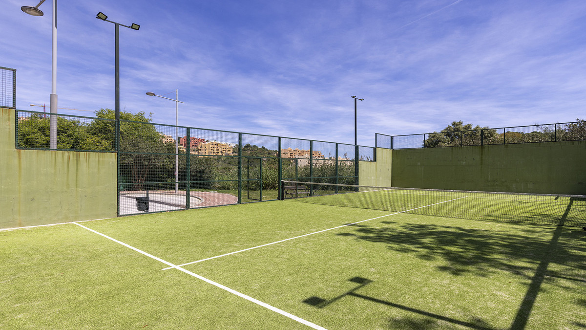 2 Bed Apartment for sale in La Duquesa Costa Del Sol, Málaga, Spain