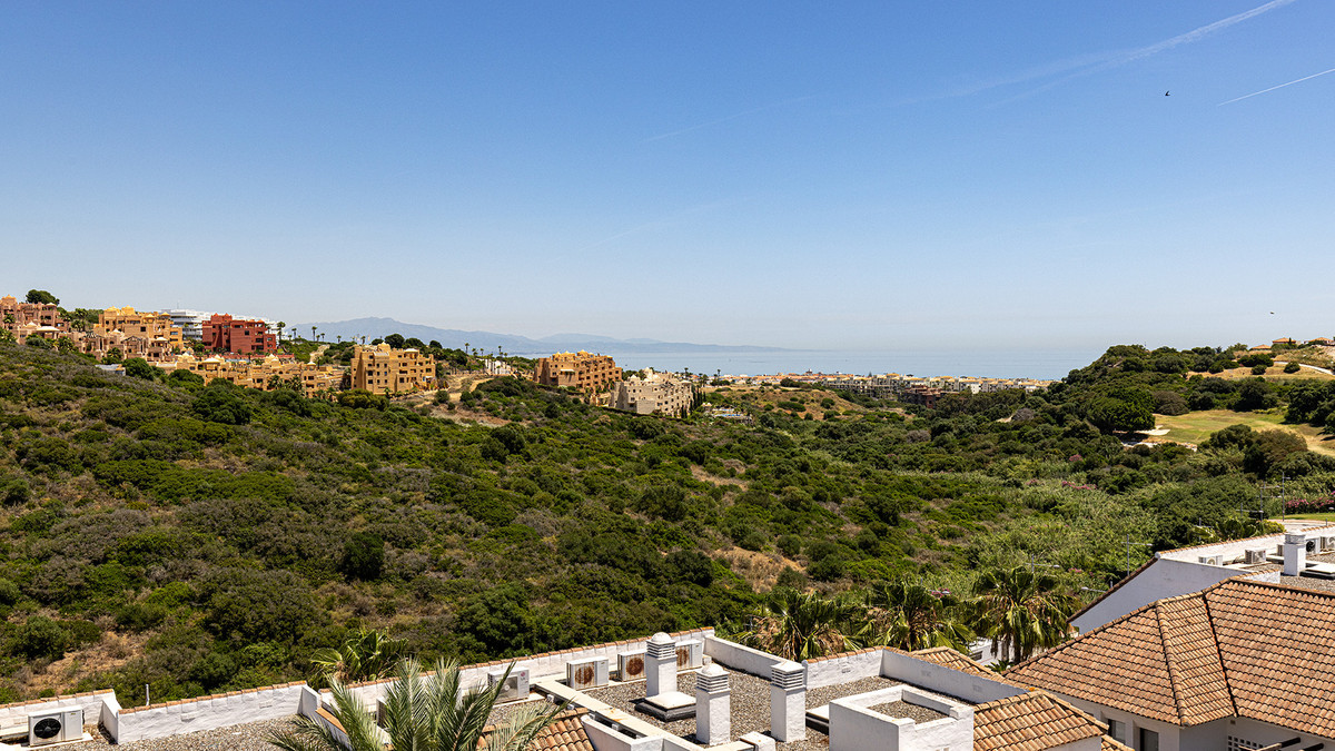 2 Bed Apartment for sale in La Duquesa Costa Del Sol, Málaga, Spain