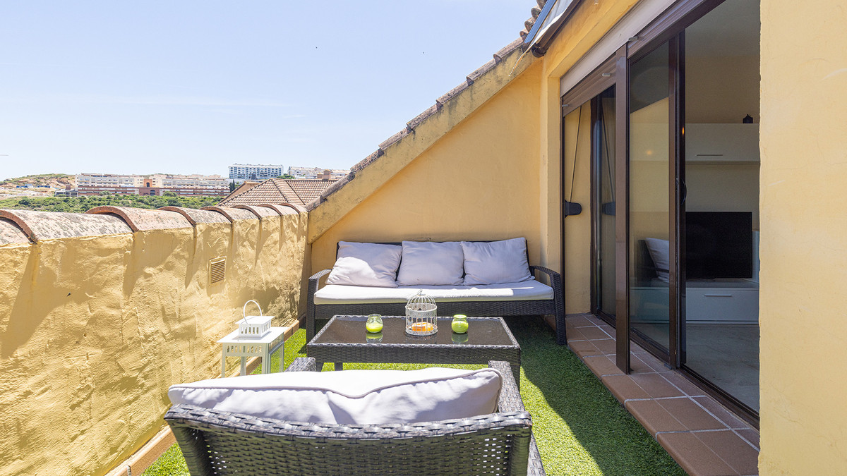 2 Bed Apartment for sale in La Duquesa Costa Del Sol, Málaga, Spain