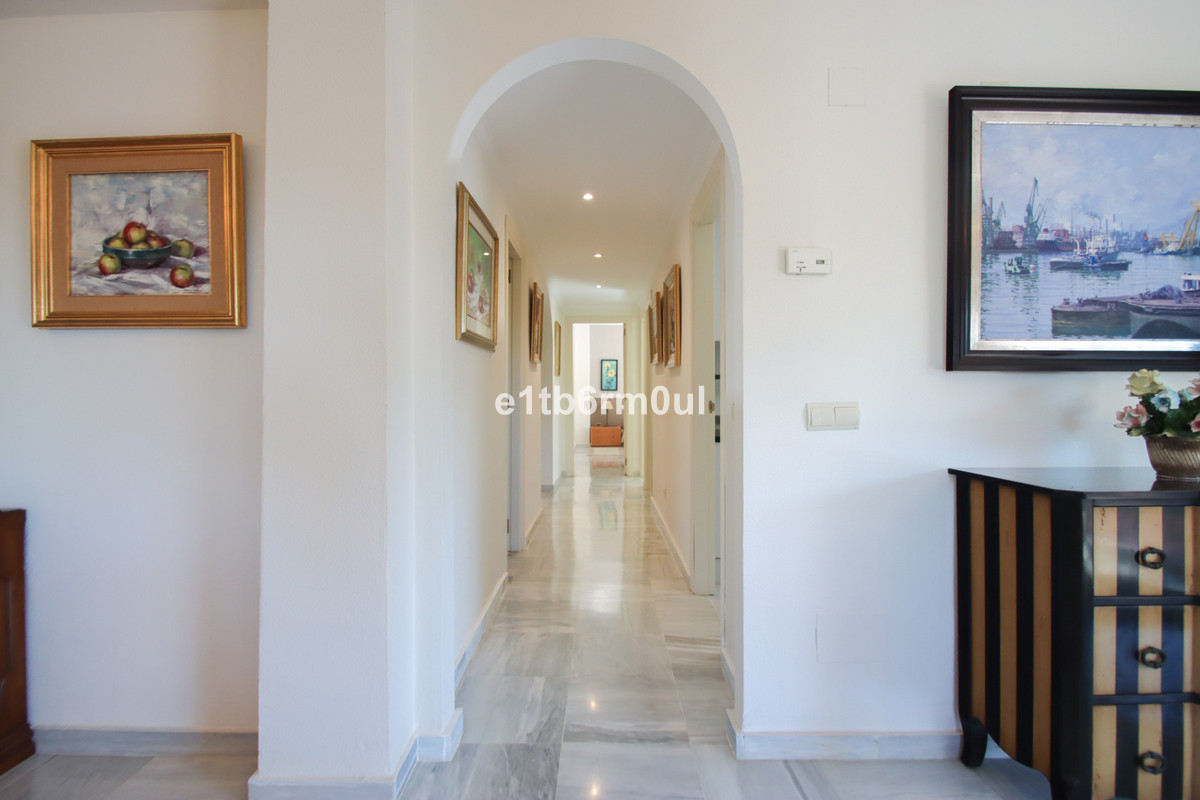 3 Bed Apartment for sale in The Golden Mile Costa Del Sol, Málaga, Spain