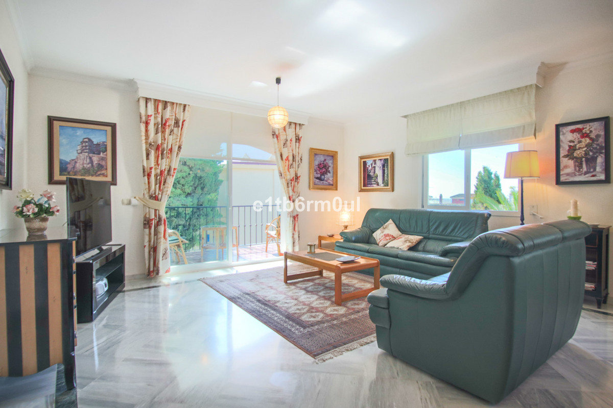 3 Bed Apartment for sale in The Golden Mile Costa Del Sol, Málaga, Spain