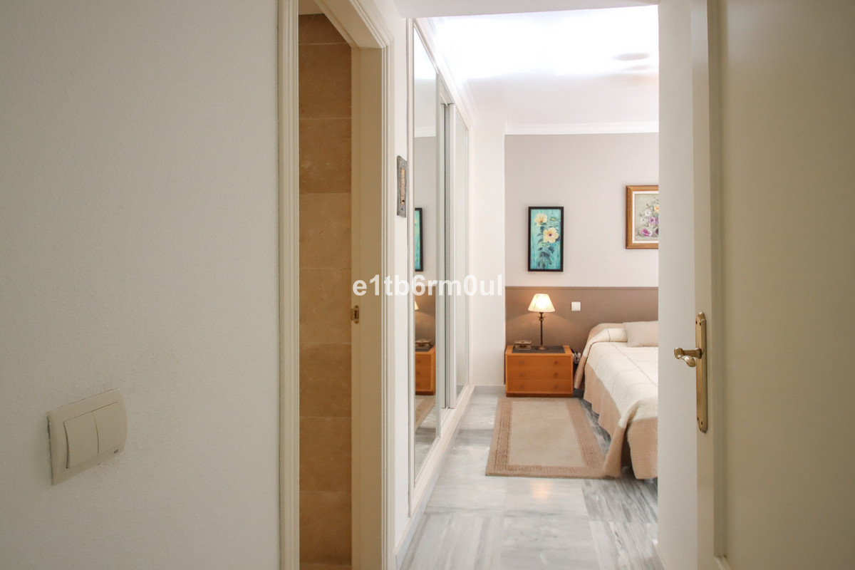 3 Bed Apartment for sale in The Golden Mile Costa Del Sol, Málaga, Spain