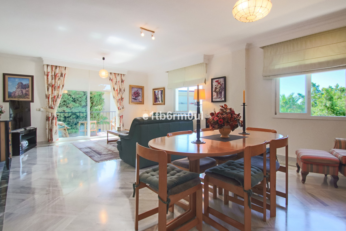 3 Bed Apartment for sale in The Golden Mile Costa Del Sol, Málaga, Spain