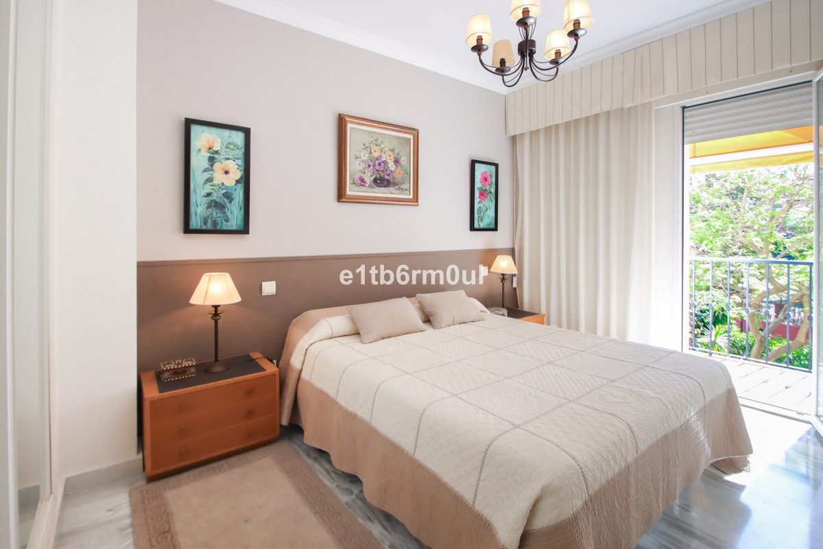 3 Bed Apartment for sale in The Golden Mile Costa Del Sol, Málaga, Spain