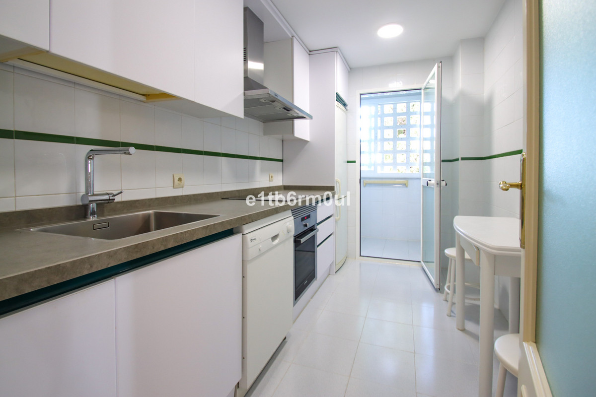 3 Bed Apartment for sale in The Golden Mile Costa Del Sol, Málaga, Spain