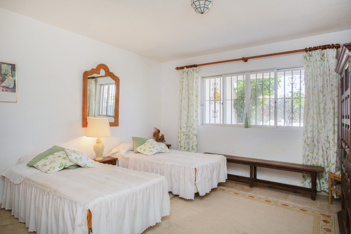 4 Bed Townhouse for sale in Guadalmina Baja Costa Del Sol, Málaga, Spain