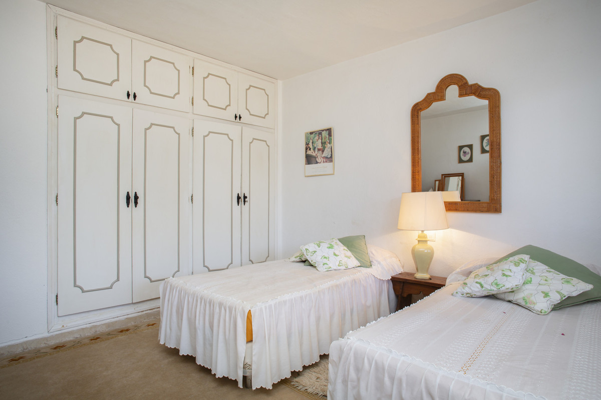 4 Bed Townhouse for sale in Guadalmina Baja Costa Del Sol, Málaga, Spain