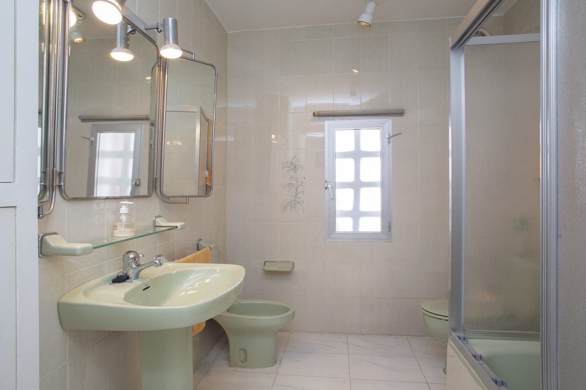4 Bed Townhouse for sale in Guadalmina Baja Costa Del Sol, Málaga, Spain