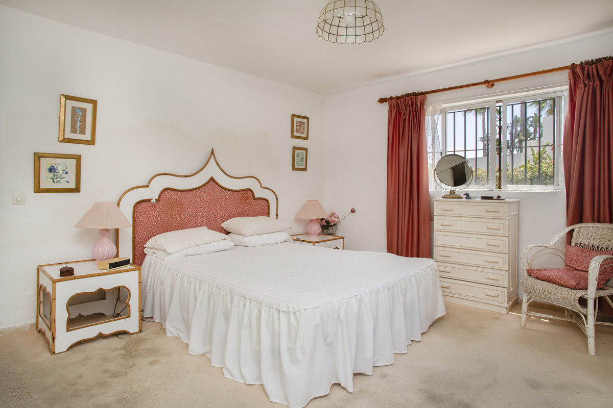 4 Bed Townhouse for sale in Guadalmina Baja Costa Del Sol, Málaga, Spain