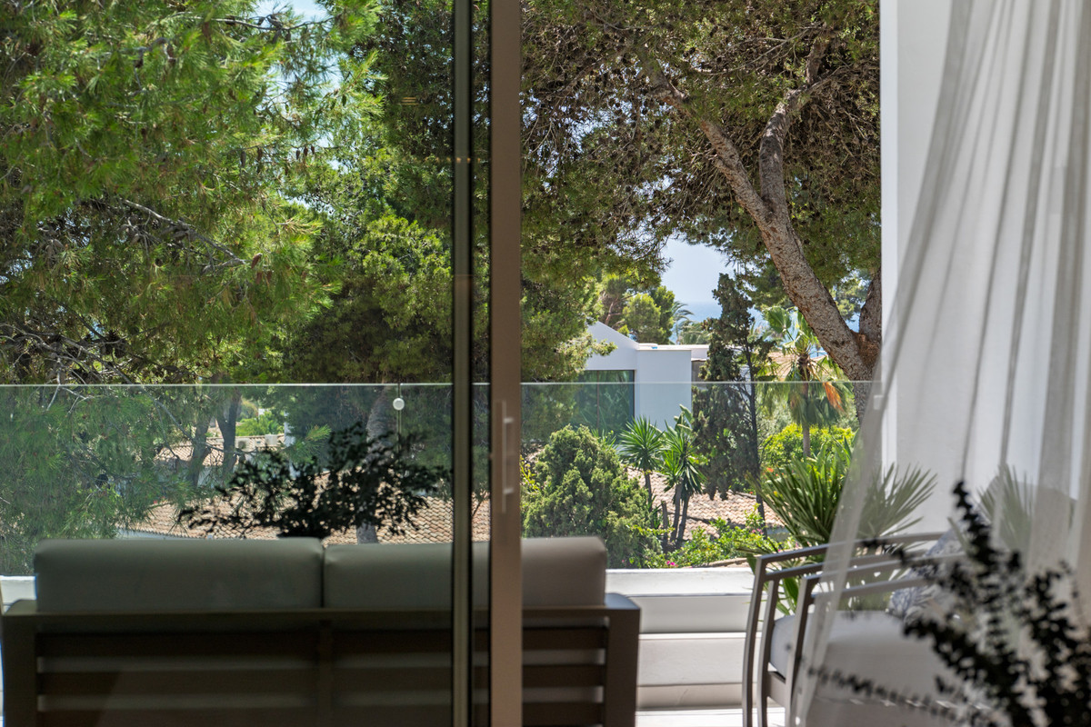3 Bed Apartment for sale in Los Monteros Costa Del Sol, Málaga, Spain