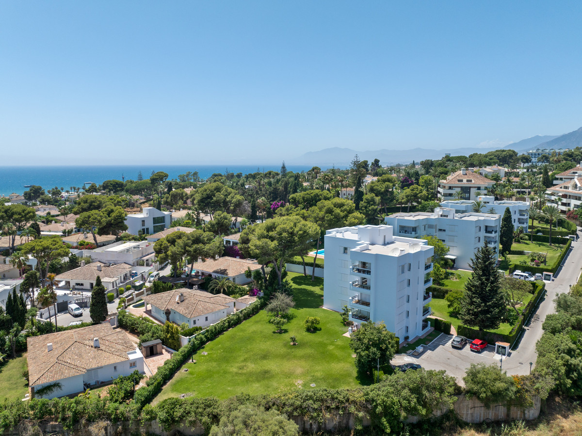 3 Bed Apartment for sale in Los Monteros Costa Del Sol, Málaga, Spain