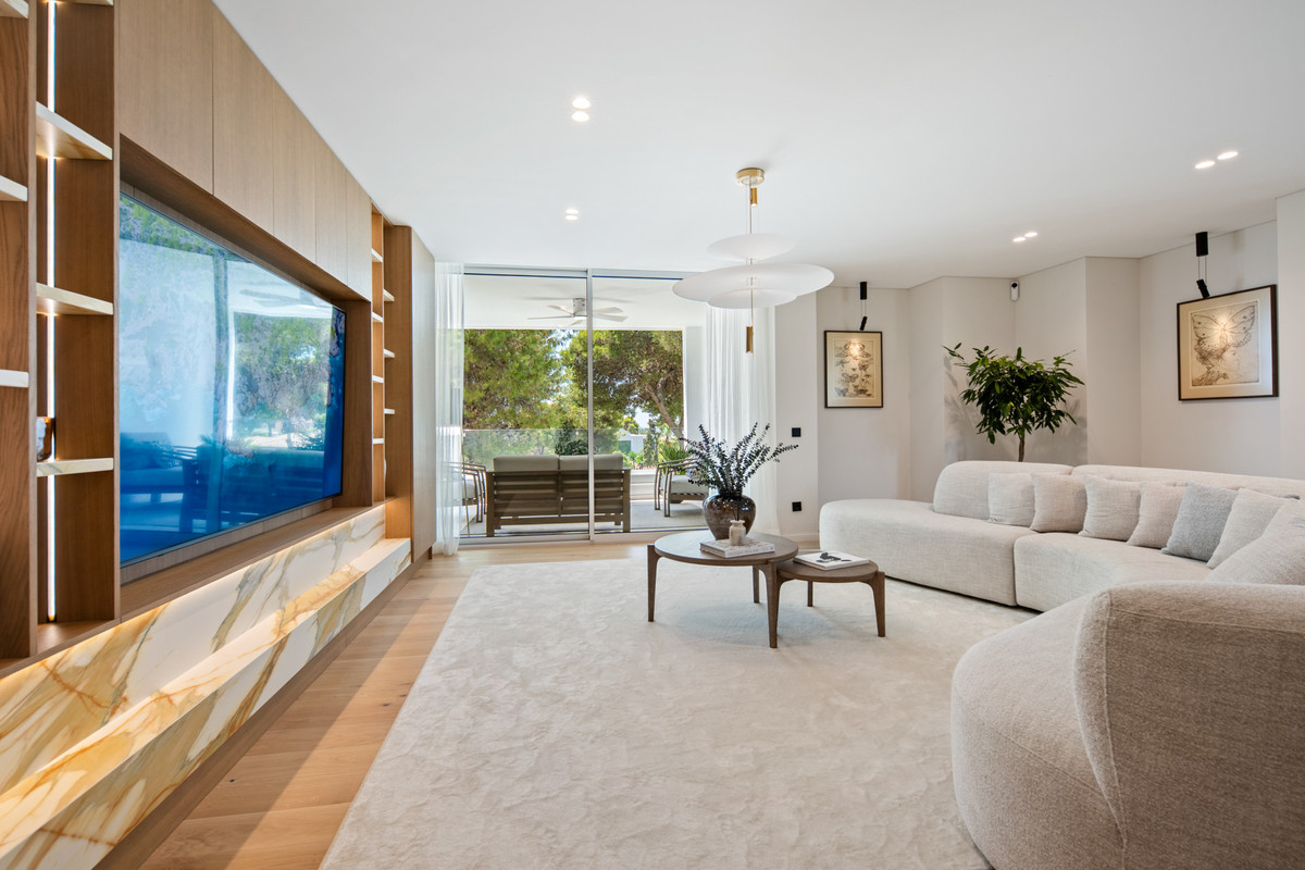 3 Bed Apartment for sale in Los Monteros Costa Del Sol, Málaga, Spain