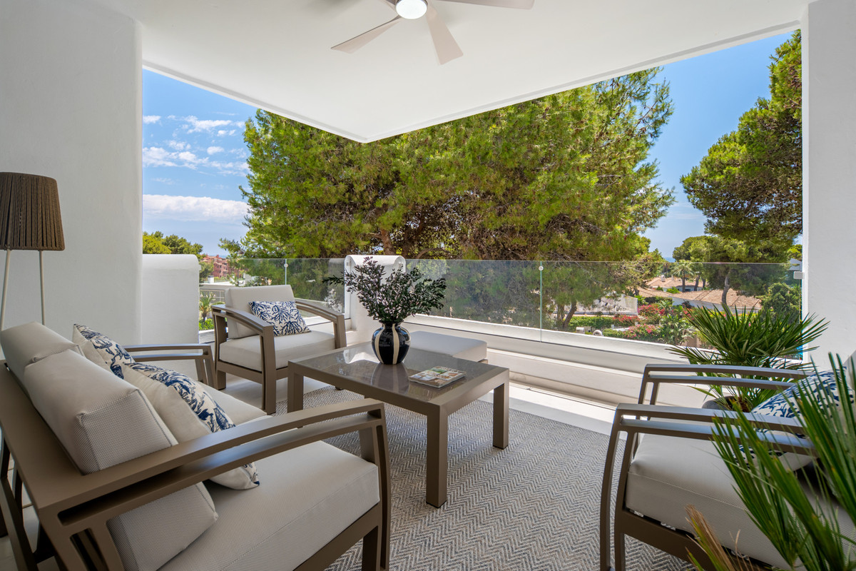 3 Bed Apartment for sale in Los Monteros Costa Del Sol, Málaga, Spain