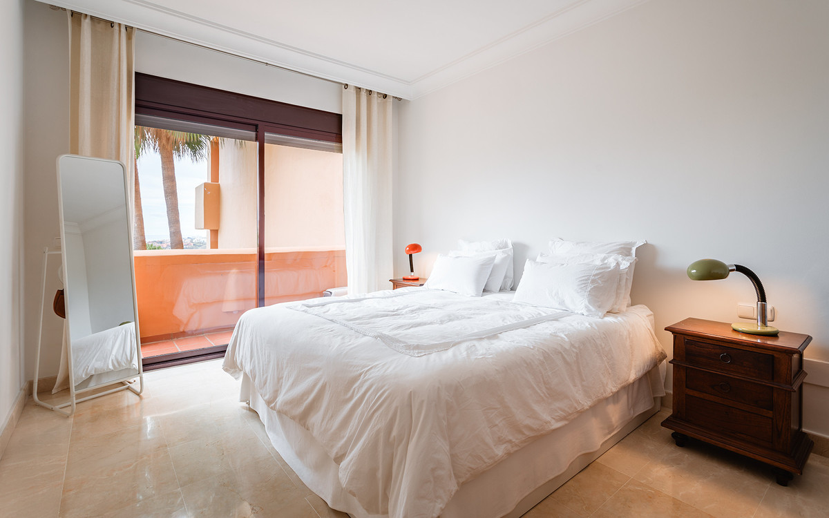 2 Bed Apartment for sale in Benahavís Costa Del Sol, Málaga, Spain
