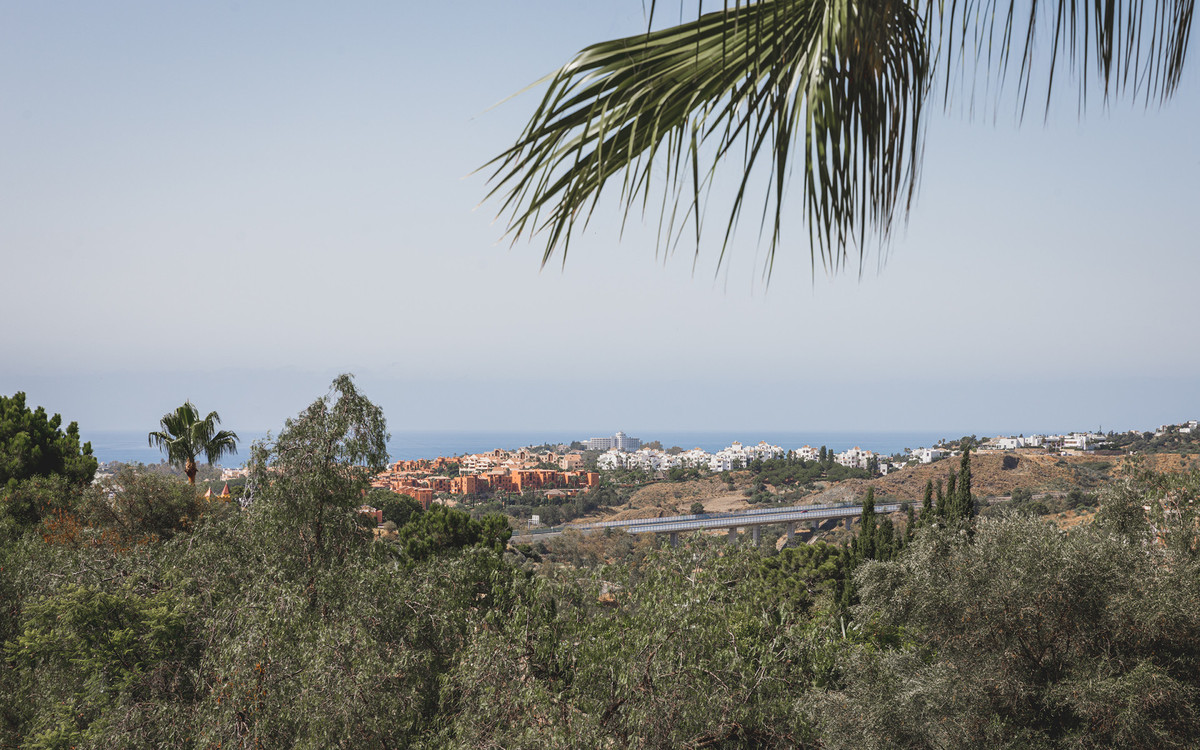 2 Bed Apartment for sale in Benahavís Costa Del Sol, Málaga, Spain