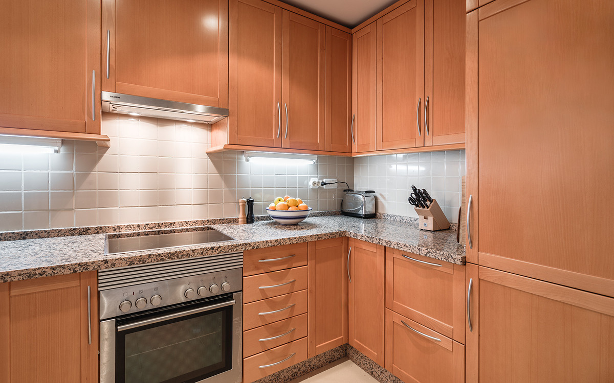2 Bed Apartment for sale in Benahavís Costa Del Sol, Málaga, Spain