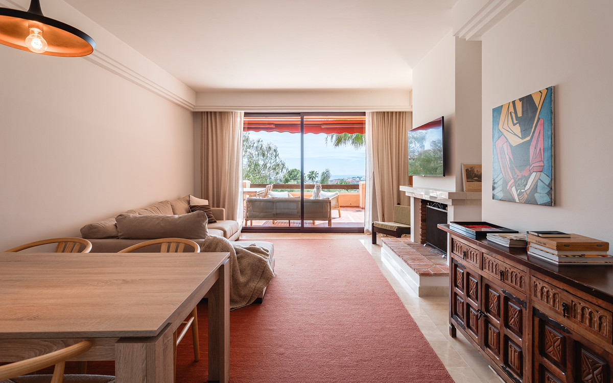 2 Bed Apartment for sale in Benahavís Costa Del Sol, Málaga, Spain