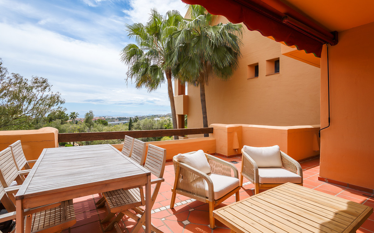 2 Bed Apartment for sale in Benahavís Costa Del Sol, Málaga, Spain